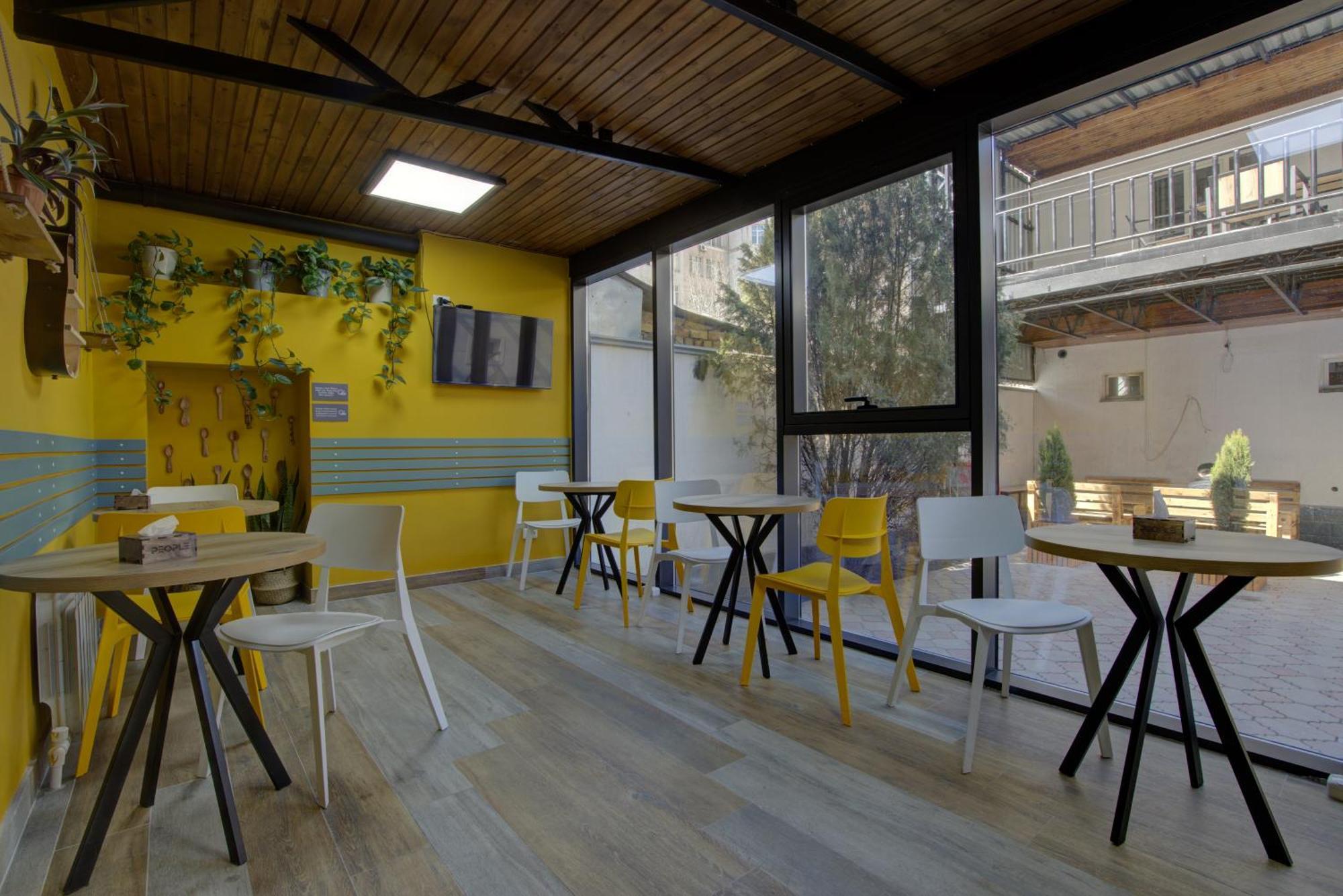 People Hostel & Coworking Biszkek Zewnętrze zdjęcie