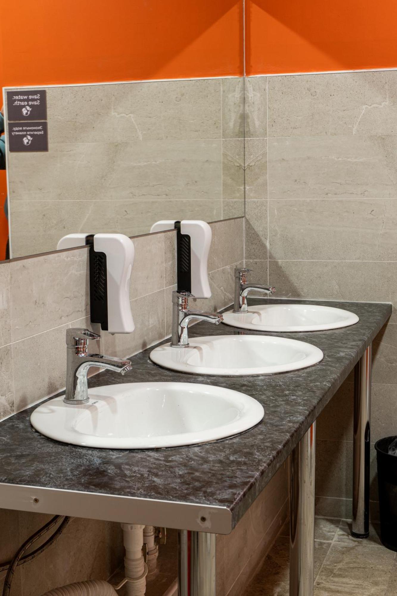 People Hostel & Coworking Biszkek Zewnętrze zdjęcie